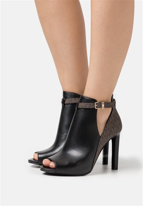 damen pumps michael kors|Michael Kors boots high heel.